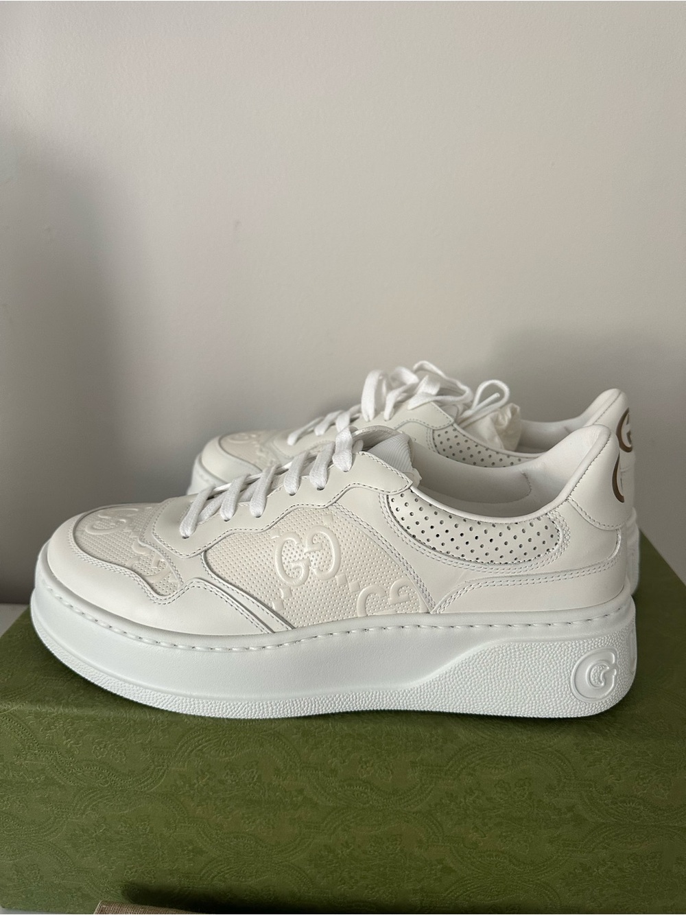 Gucci White GG Low Top Platform Sneakers 40.5 - Picture 4 of 7